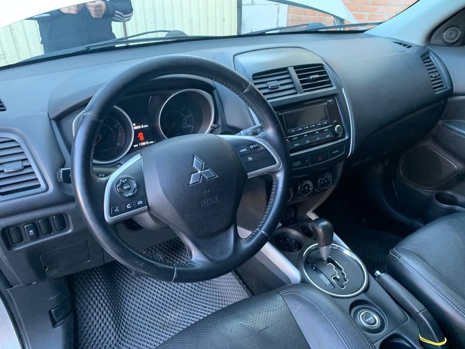 Mitsubishi outlander sport.