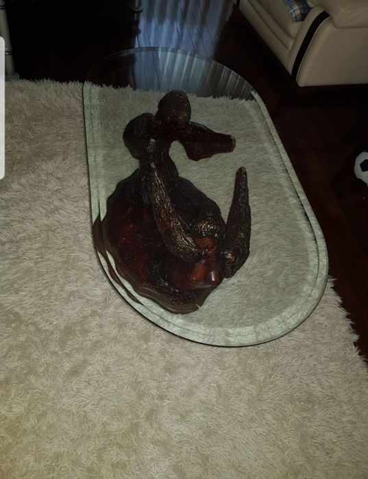 Mesa de centro com figuras