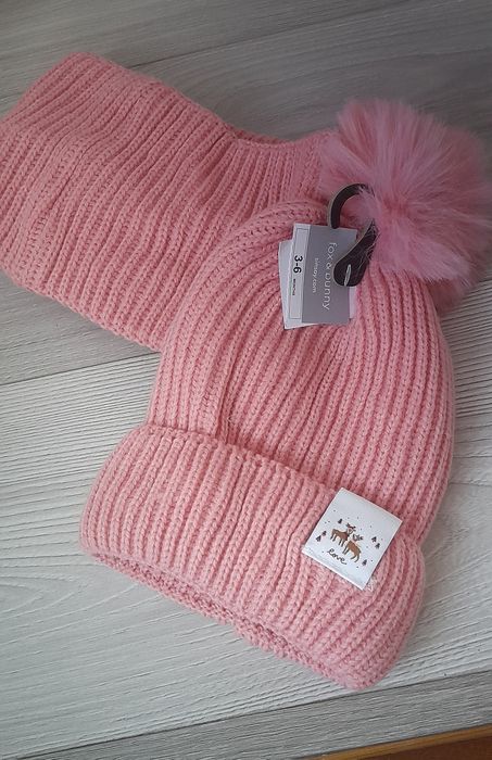 Шапка для дівчинки нова на 3-6 міс, буде довше