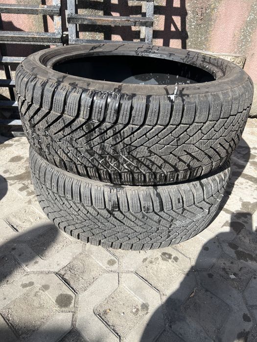 Opony 215/50R18.