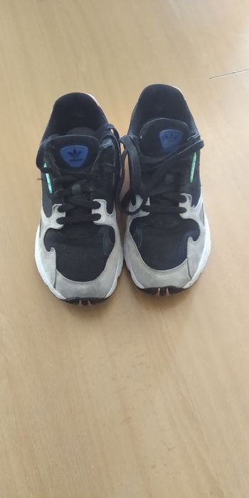 Tênis adidas desporto