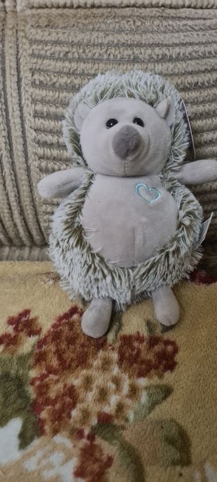 М'які іграшки кролики і їжак