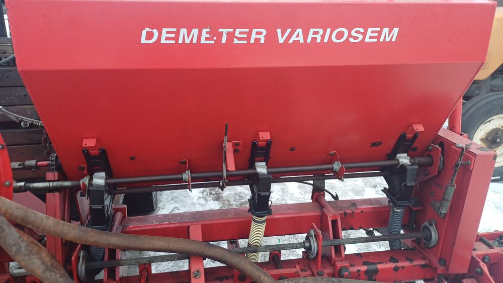 Podsiewacz dozownik nawozu kongskilde  gaspardo