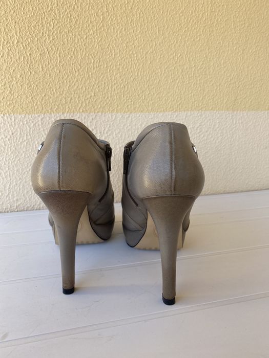 Sapatos de salto alto compensados Fornarina