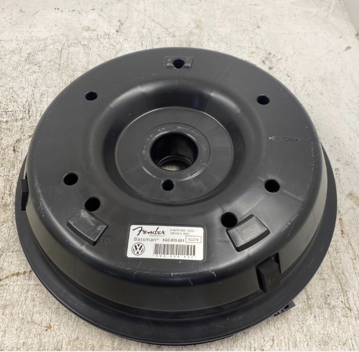 Сабвуфер VW Tiguan