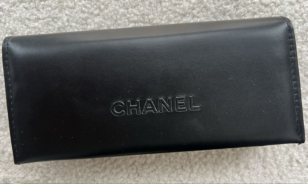 Сонцезахисні окуляри Chanel