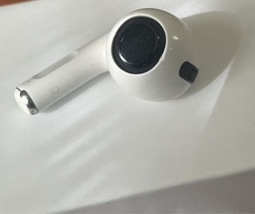 Airpods pro 1 оригинал, правый