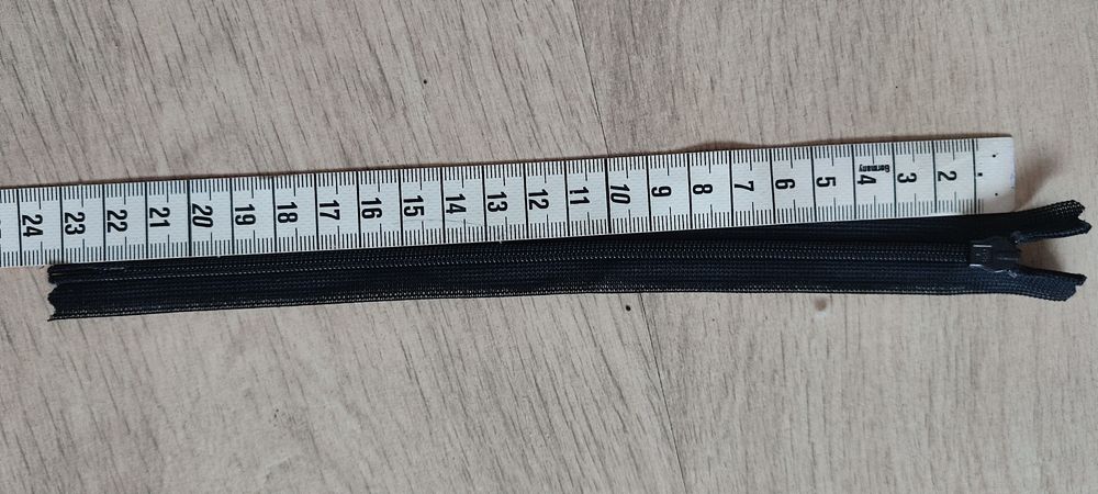 25 sztuk czarnych zamków krytych