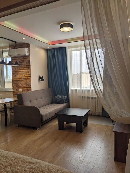 Оренда 1 кім. квартири студії. Метро Нивки. Вул. Олександрівська 1.