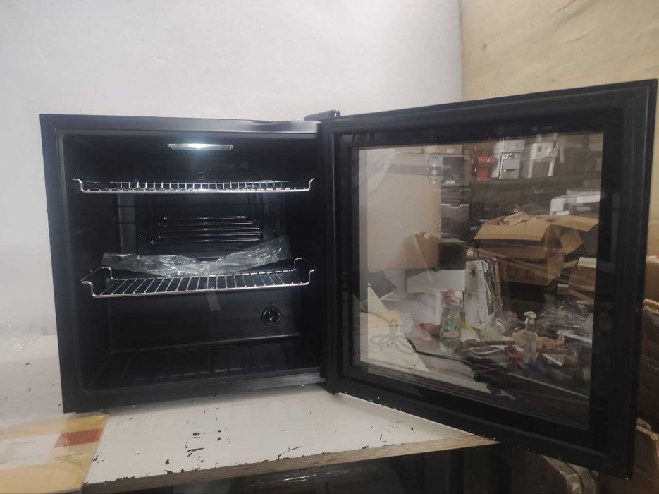 Холодильник мини бар для напитков вина пива Klarstein Beersafe L Onyx