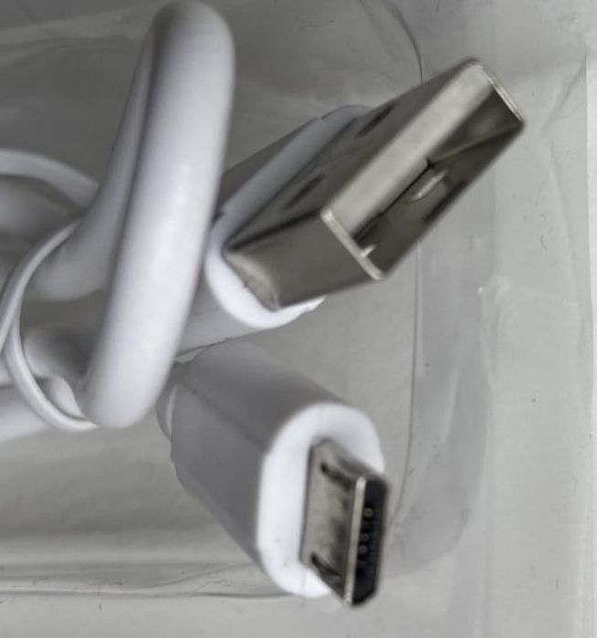 Миниатюрный на 2600 мАч. пауэрбанк цвет алый металлик,orig.Germany