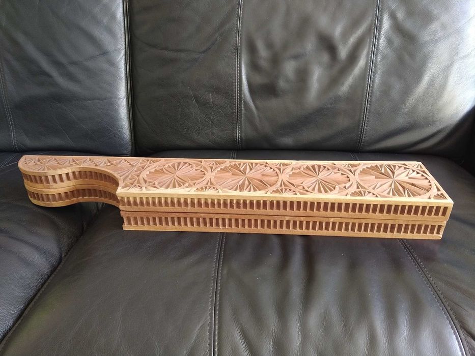 Elemento de decoração em madeira rustica trabalhada. Multifuncional