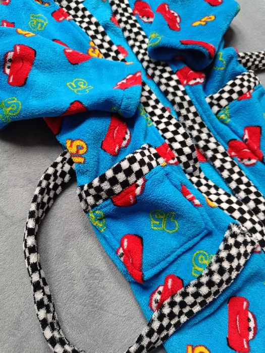 Szlafrok, porannik, auta, disney