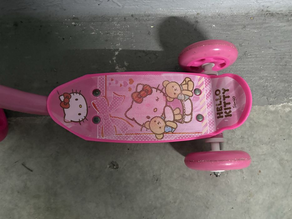 Trotinete criança com cesto Hello Kitty