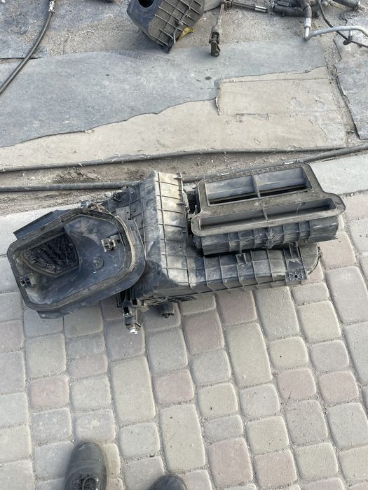 Дифузоры, патрубки, вентиляторы на Рено Лагуна. 1996г.