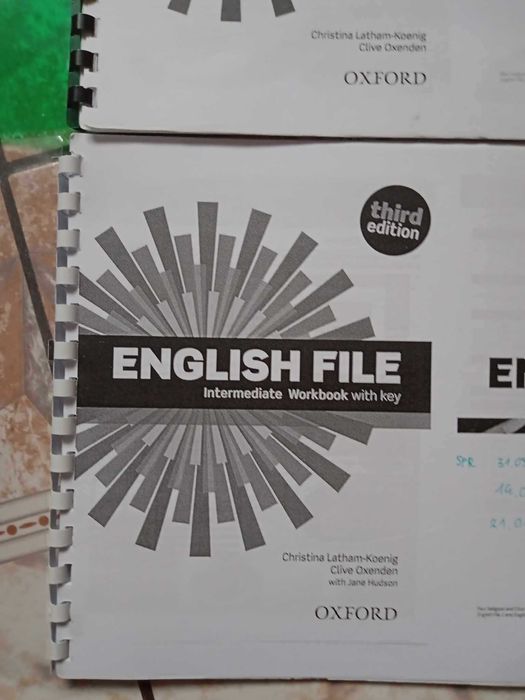 English File Intermediate Studens's Book & Workbook