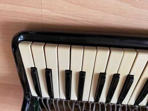 Akordeon Hohner Atlantic III 120B - klawisze - okazja