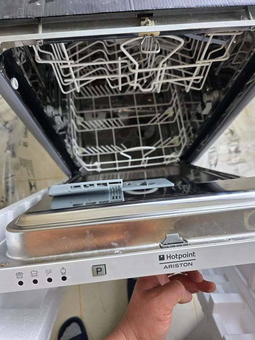 Продам посудомийку Hotpoint-Ariston   CIS LI 420  в  гарному  стані