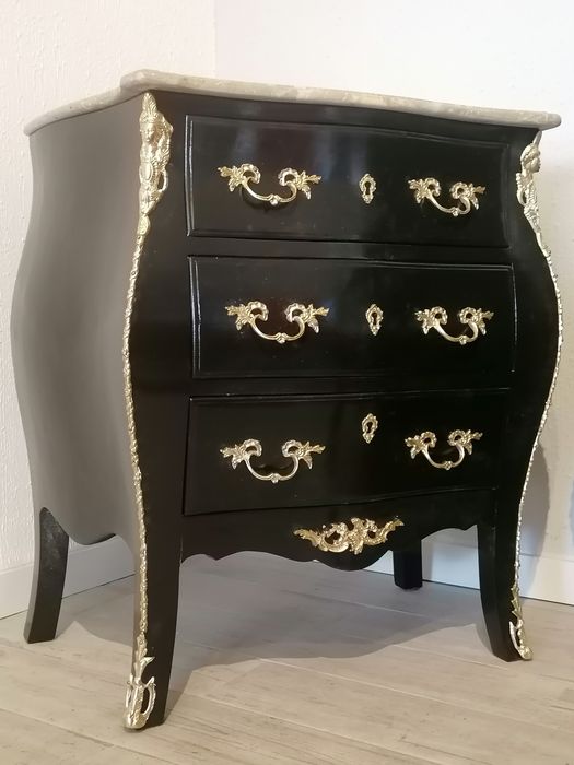 Par de cómodas "Bombée" (ou mesas de apoio mesinhas cabeceira) Luís XV