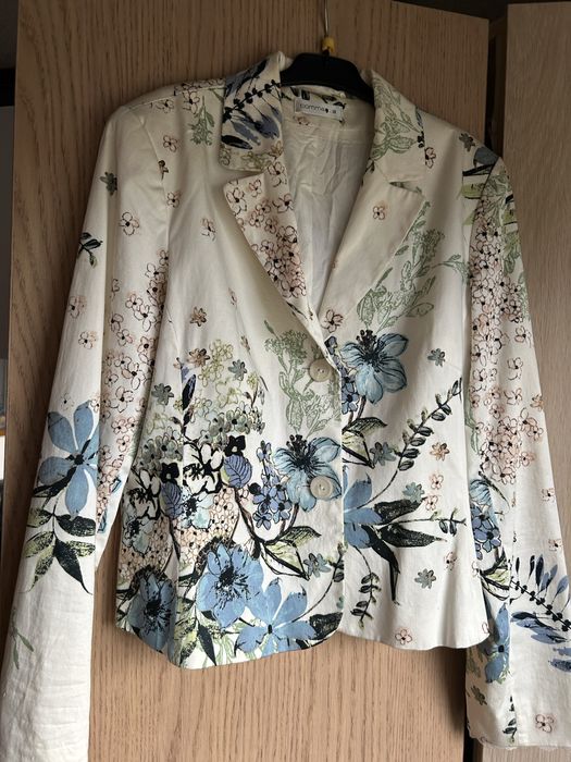 Żakiet ecru firmy Comma rozmiar 38