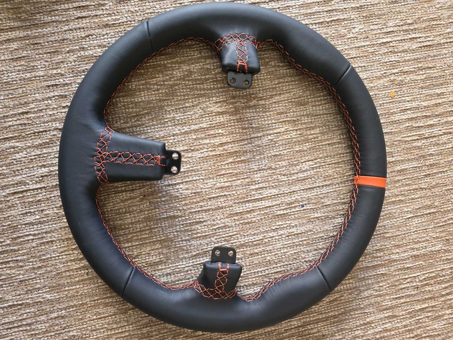 Volante Asetek de Couro Preto