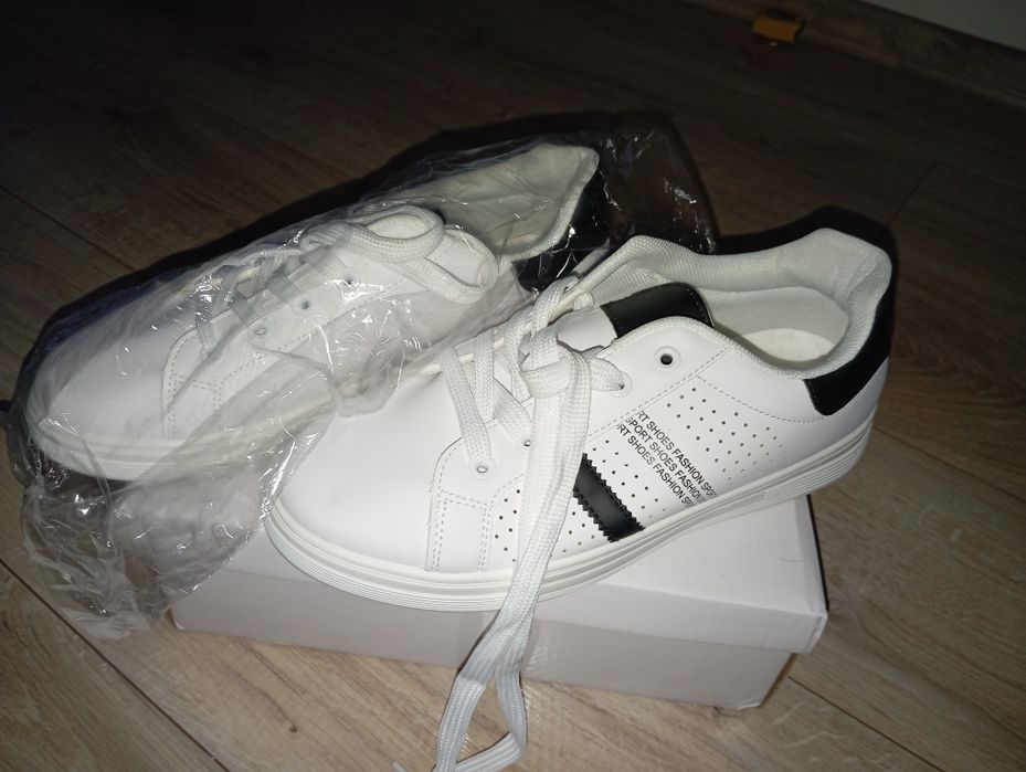Nowe buty sportowe