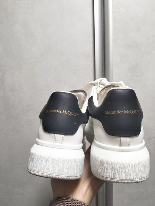 Шкіряні кеди від бренду Alexander McQueen