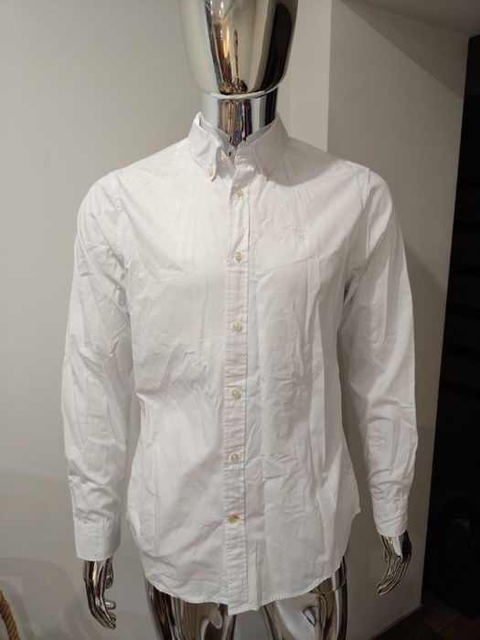 Biała koszula marki Barbour