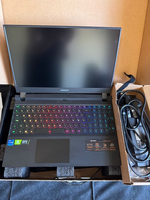 Gigabyte AORUS 15P KD Gaming Laptop – RTX 3060 – i7 – 16GB RAM – 1TB SSD