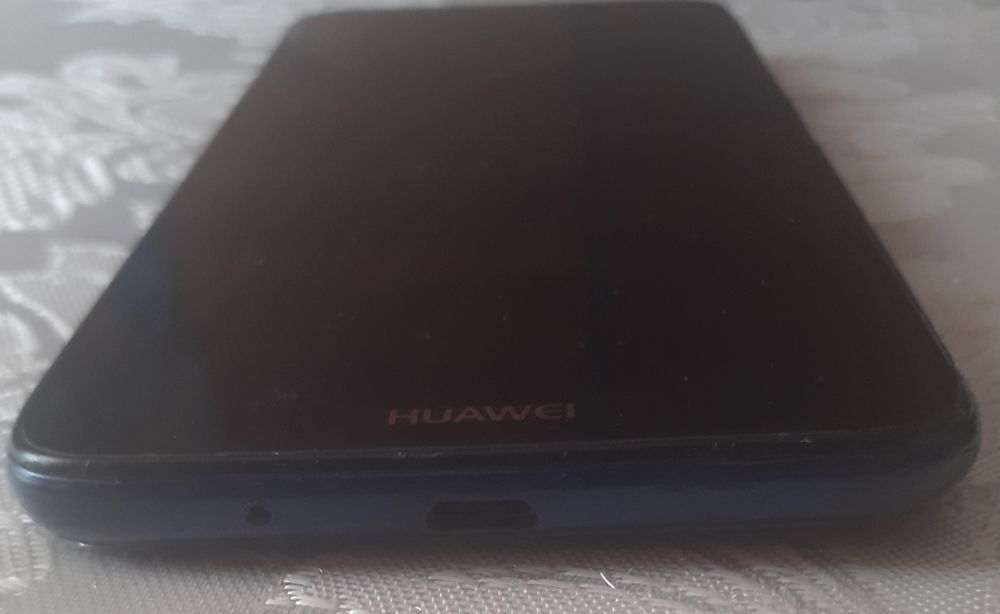 Huawei Y6 2018 на запчастини або відновлення
