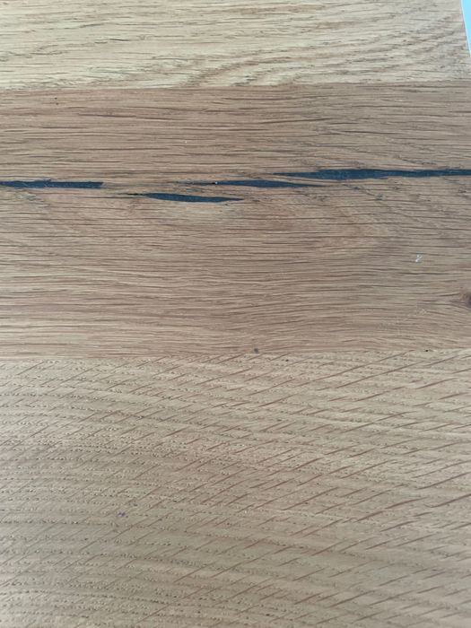 Mesa de bar de madeira com 4 cadeiras