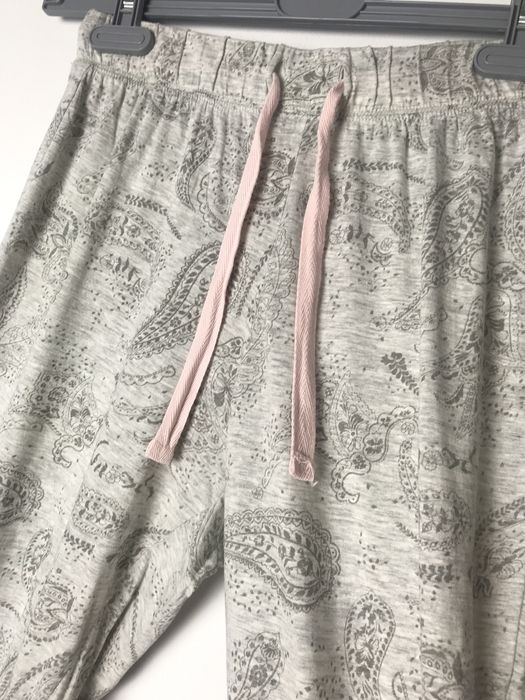 Szare urocze spodnie piżamowe z wysokim stanem we wzory H&M