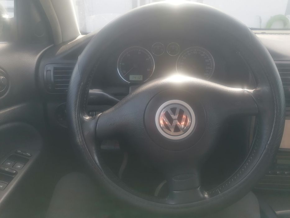 Vendo Passat 130 CV 2001 de 6 Velocidades