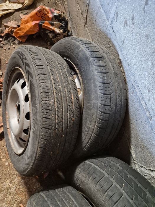 5 Jantes com Pneus Citroën Berlingo – Bom estado – Barato