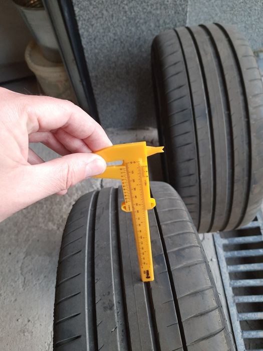Літня резина 235*45 r17 michelin sport4