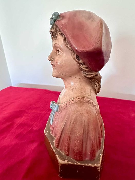 Busto de cerâmica de "A Nova Decorativa" Coimbra