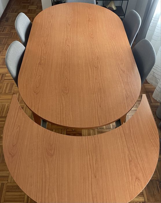 Mesa de jantar extensível em madeira – até 2,39 m