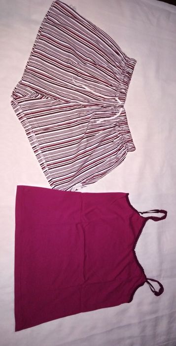 Pijama de senhora em algodão, calções e alças para o Verão.