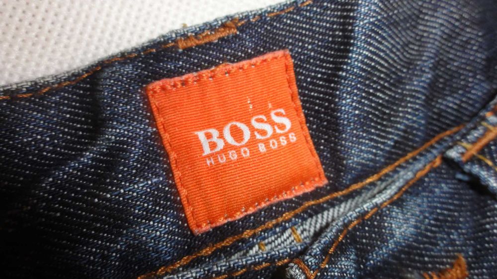 HUGO BOSS W30 L32 spodnie jeans