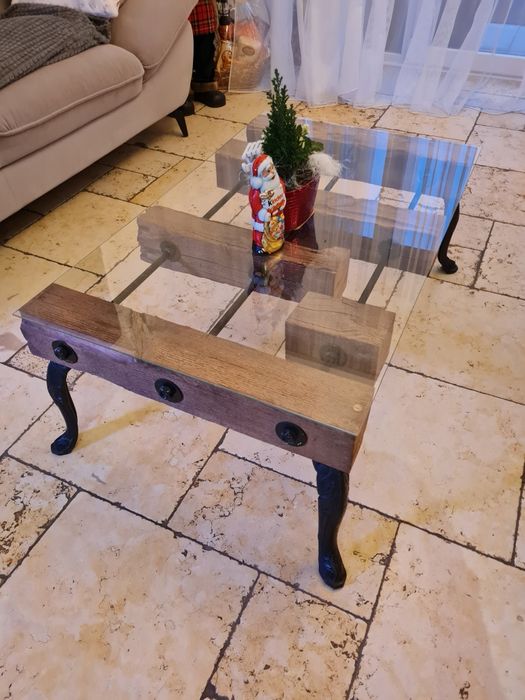 Stolik kawowy ze szklanym blatem  ręcznie robiony  styl industrialny