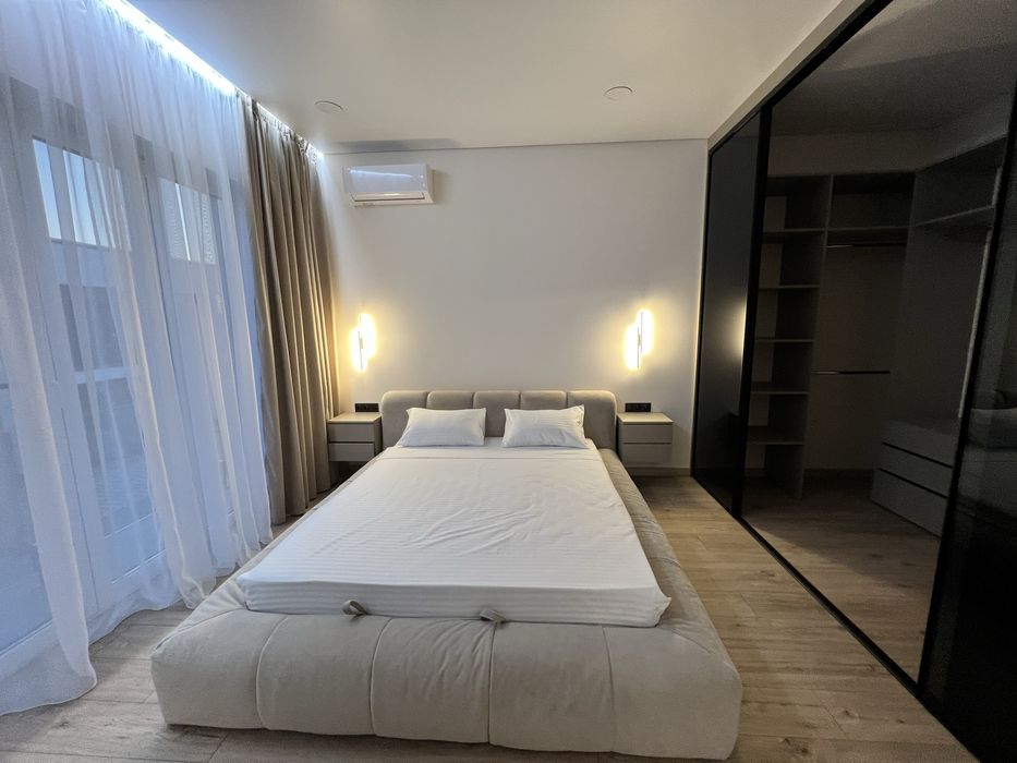 ДОМ,ГЕНЕРАТОР та інвертор Deye ,котедж ,метро Осокорки,озеро,Osocor