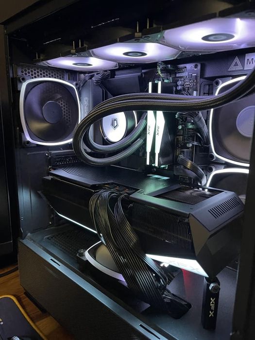 XFX RX 9070 XT Mercury OC Magnetic Edition