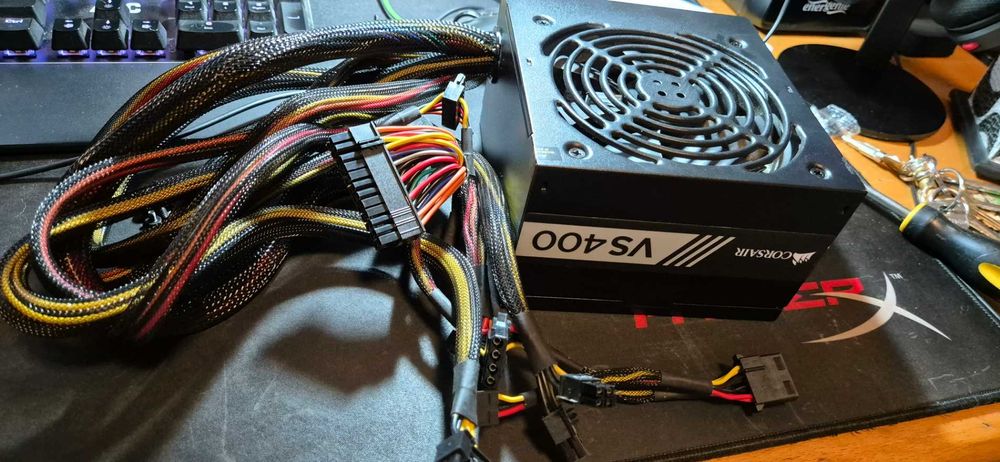 Fonte Corsair VS Series VS400 PSU 80+ PLUS