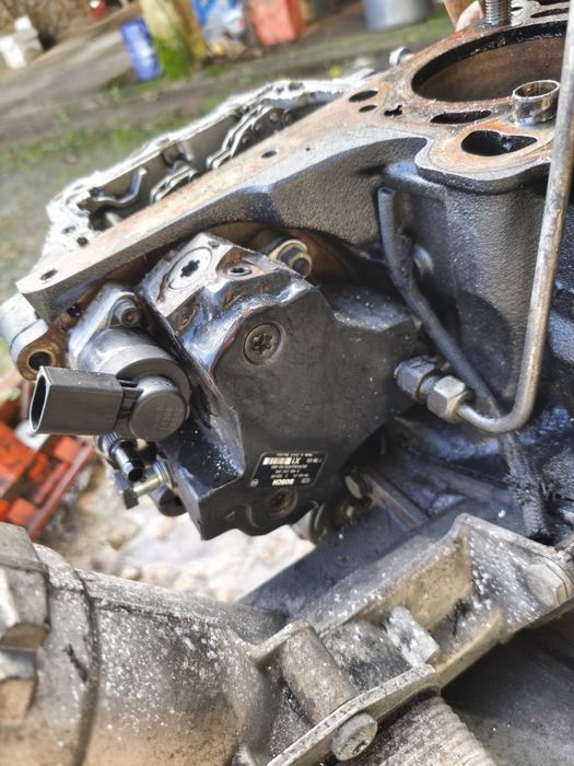 Vendo caixa velocidades e bomba alta pressão BMW