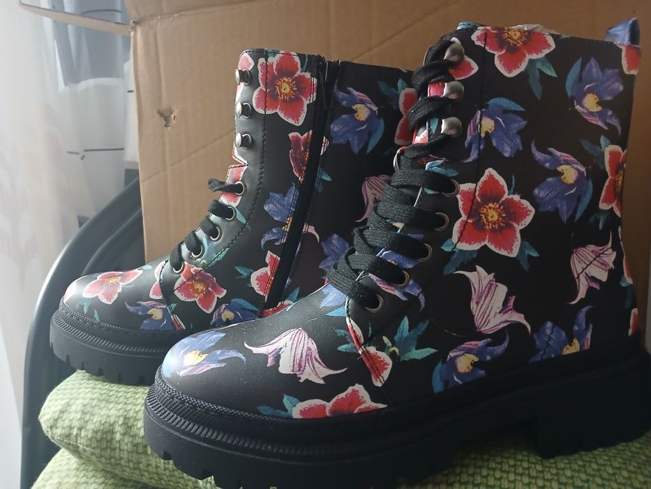 Kozaki botki w kwiaty