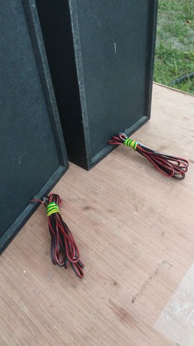 Drewniane kolumny Philips 25W