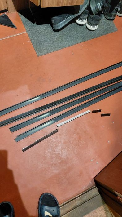 Продам молдинги е38