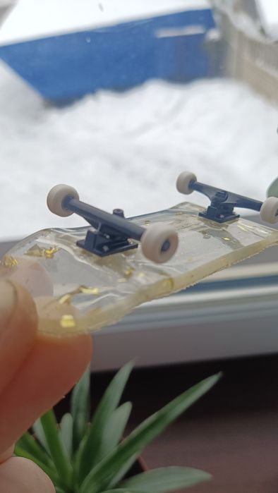 Deska fingerboard przezroczysta 97x34mm. Jedyna taka