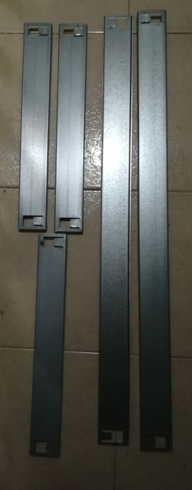 Ferros de estantes metálicas