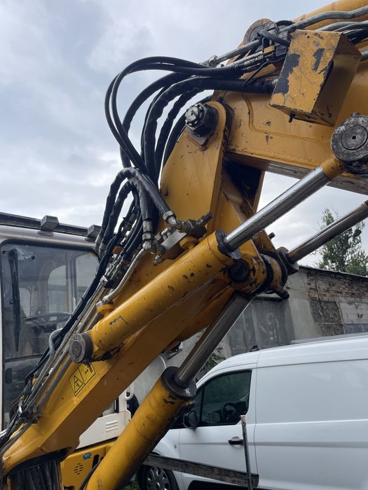 Екскаватор Neuson